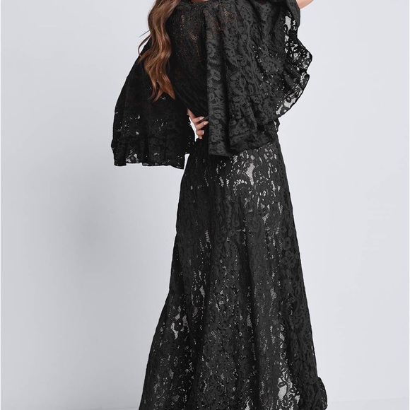 Sold elsewhere Venus All-over lace defines this wrap style maxi top  new size 8 - Picture 4 of 6